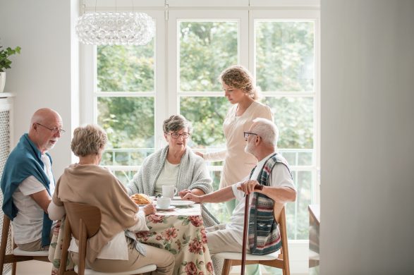 Parler du vieillissement : les webinaires de Gérontologie et société